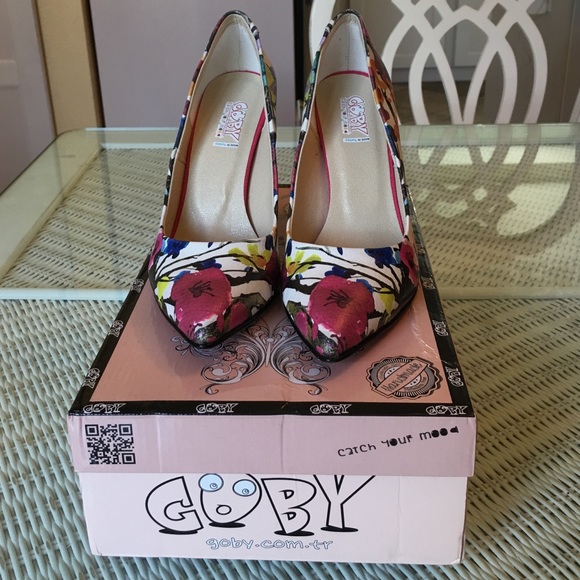 Floral High Heel Pumps