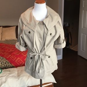 Khaki short sleeve jacket