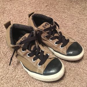 Boys Converse All stars. Sz 2. Great condition
