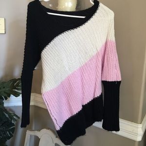 Pink black and white sweater ❤️