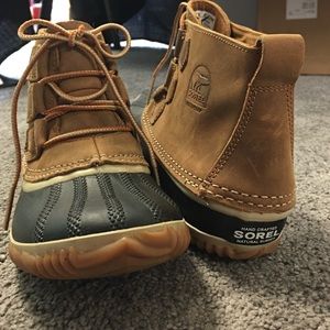 Out-N-About Tan Sorel Boots