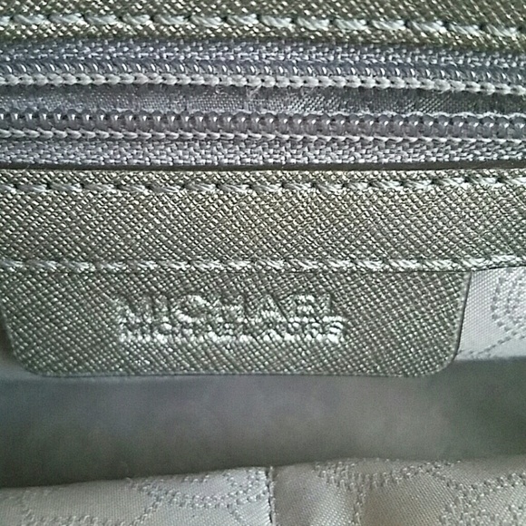 Michael Kors Selma Medium Satchel Metallic Silver - Picture 3 of 4