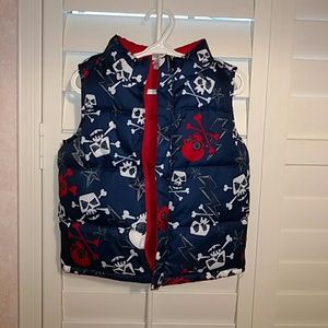 Puffer sleeveless jacket for toddler boy.