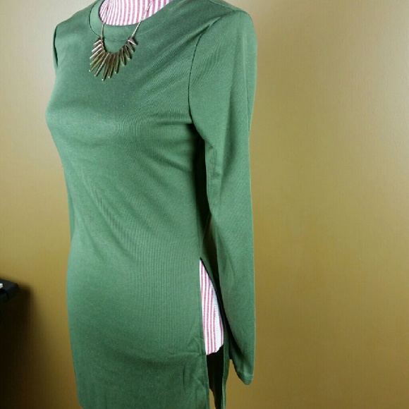 LAST ONE! Green Long Sleeve Top Side Slits - Picture 3 of 3
