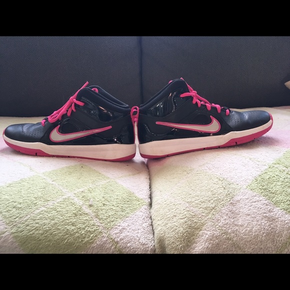 Almost new Girls Nike sneakers
