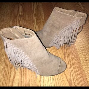 Rampage Fringe Heels Sz.8