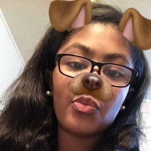 Meet your Posher, Courtnee