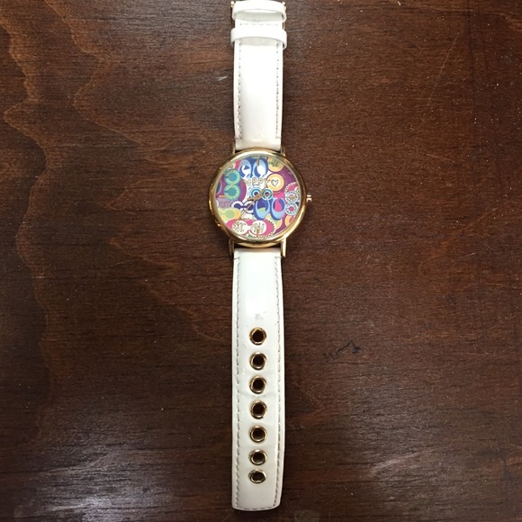 Cute Poppy coach watch!
