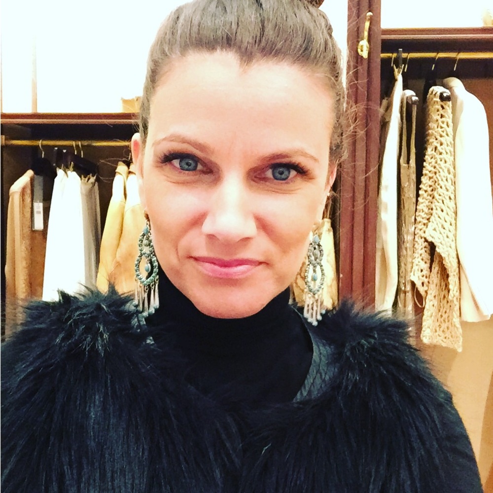 Meet your Posher, Danielle