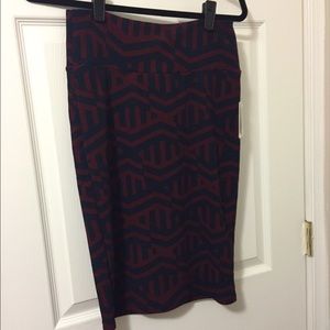 BNWT LuLaRoe Cassie skirt size S