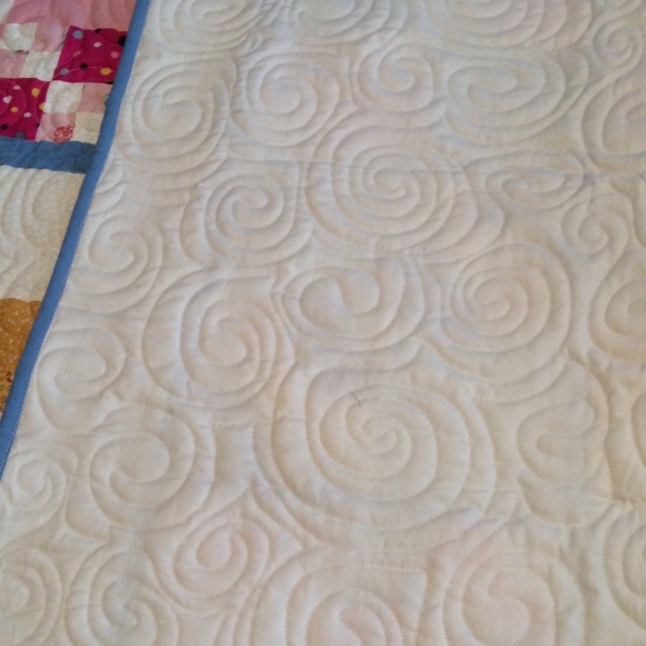 Great Gift 🆕 Homemade Quilt! - Picture 3 of 4