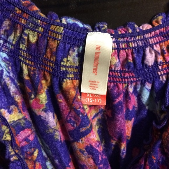 Ruffle Sleeve V-Neck Top w/ Fun Bold Colors - Picture 4 of 4