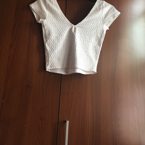 Dress to impress white crop top 💁🏽