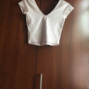 Dress to impress white crop top 💁🏽