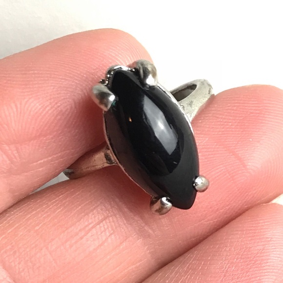 DYTt4 Black and faux silver ring size 8 - Picture 1 of 8