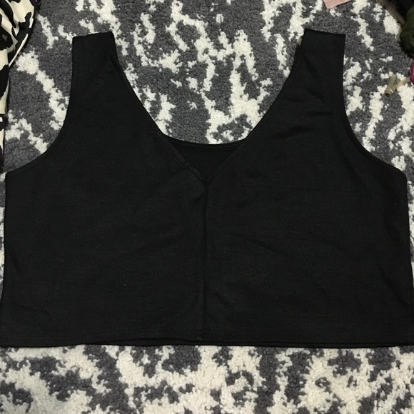 Studded black crop top - Picture 2 of 3