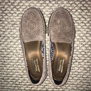 NWOT Sketchers Memory Foam Shoes