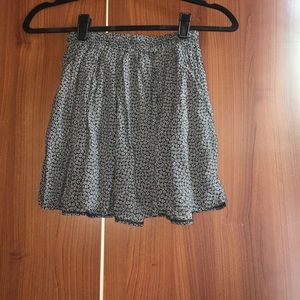 The mini flower skirt 🌻