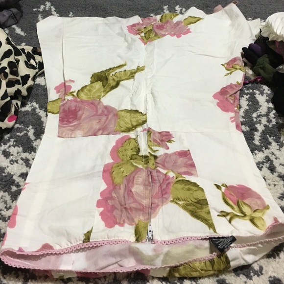 Flower sleeveless dress - Picture 2 of 3