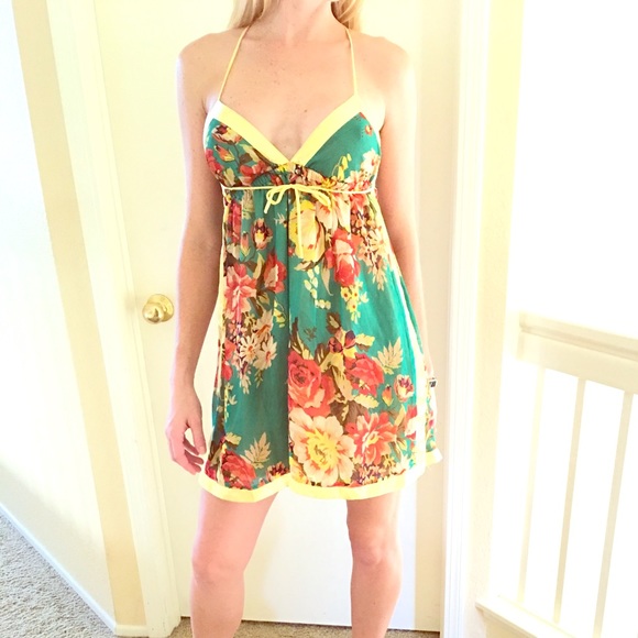 ‼️FINAL PRICE SALE‼️GORGEOUS DRESS! - Picture 1 of 4