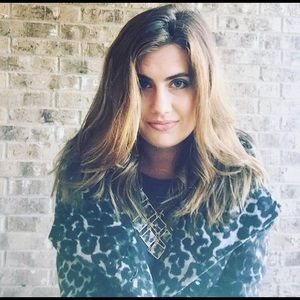 Meet your Posher, Caitlin