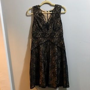 Adriana Papell black lace cocktail dress v-neck