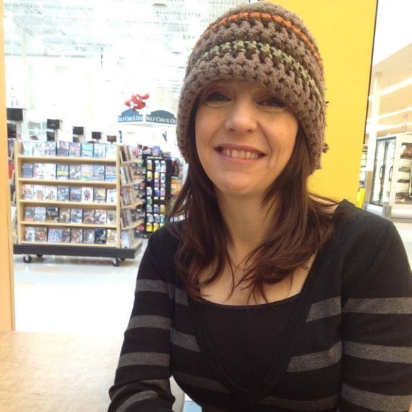 Meet your Posher, Trinity - Picture 1 of 1