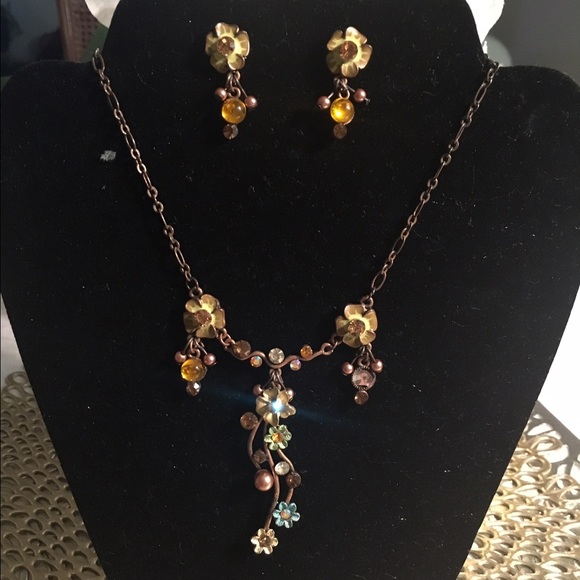 Necklace and earring set - Picture 4 of 4