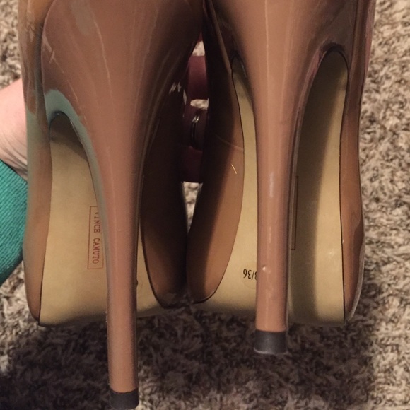 Vince camuto nude heels - Picture 3 of 4