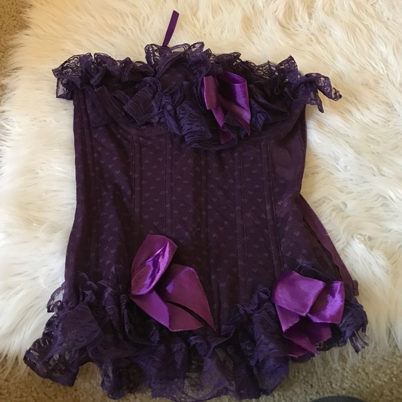 Corset - Picture 3 of 3