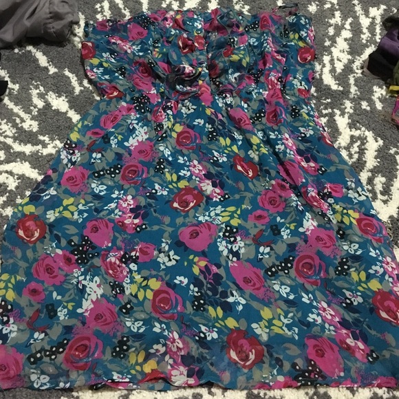 Flower dress w/ lining - Picture 2 of 4