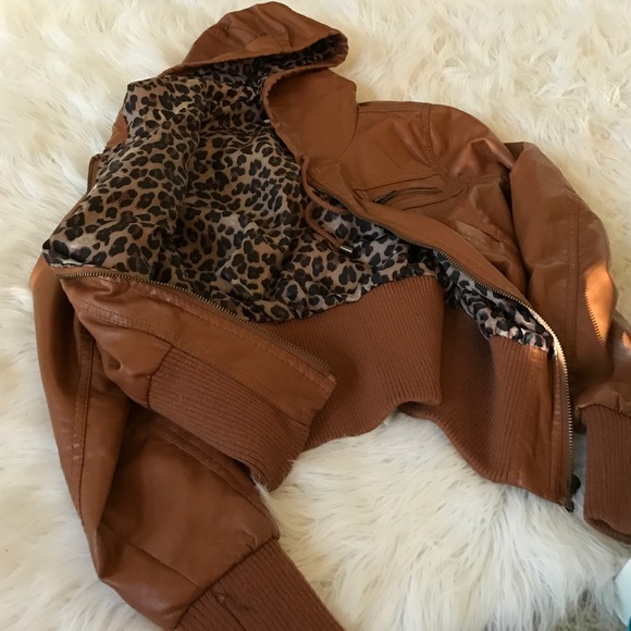 Tan jacket - Picture 2 of 2