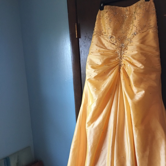 Daisy yellow formal dress