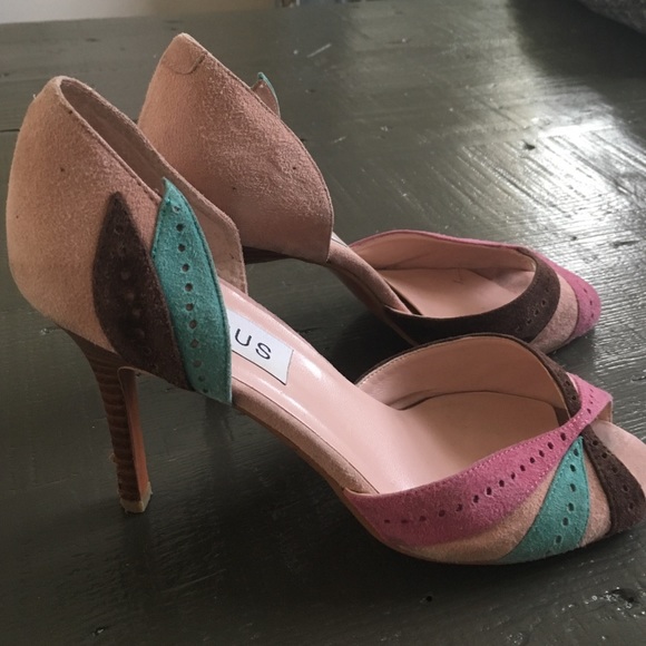 Fun suede heels - Picture 2 of 4