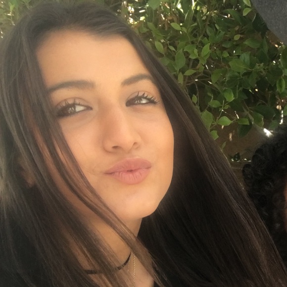 Meet your Posher, May