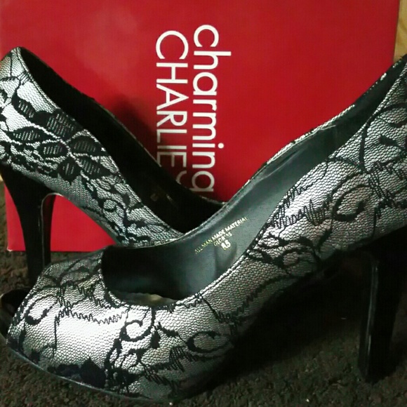 Peep toe heel