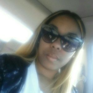 Meet your Posher, D'sire