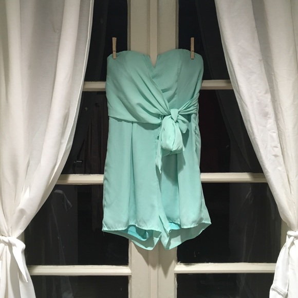 Mint green romper NWOT