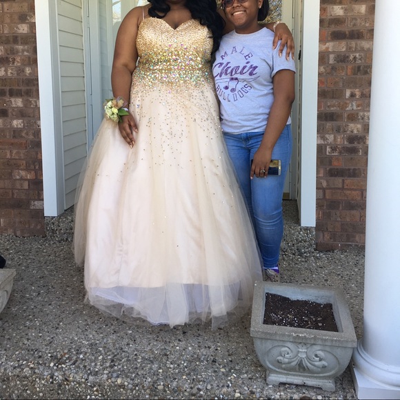 Gold/ champagne prom dress - Picture 2 of 4