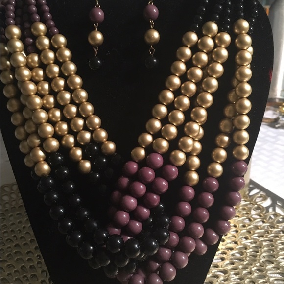 Beads and earrings set