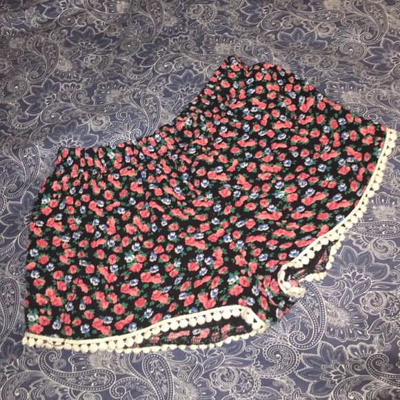 Floral short shorts