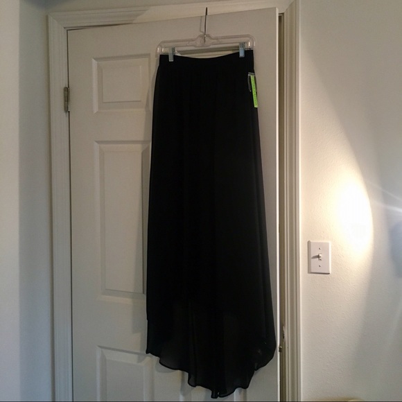 Alice and Olivia black skirt - NEVER WORN