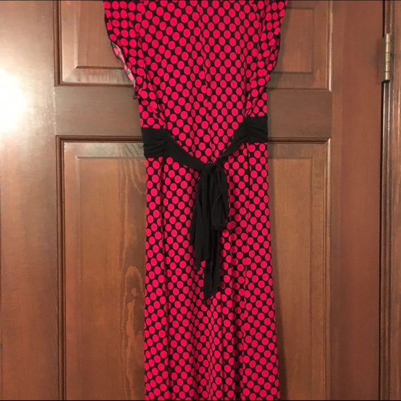 Large, Flutter Sleeved Dress EUC - Picture 4 of 4