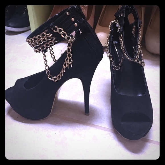 Shoedazzle Signature Open toe Platform Heels