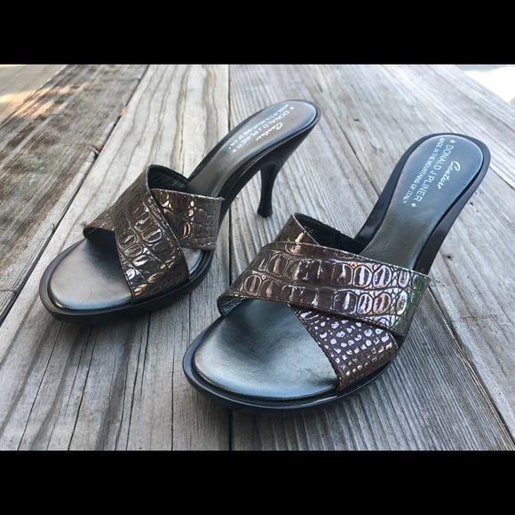 Donald J Pliner Shoes - Picture 2 of 4