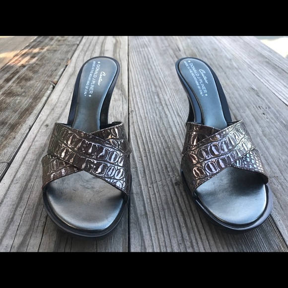 Donald J Pliner Shoes - Picture 3 of 4