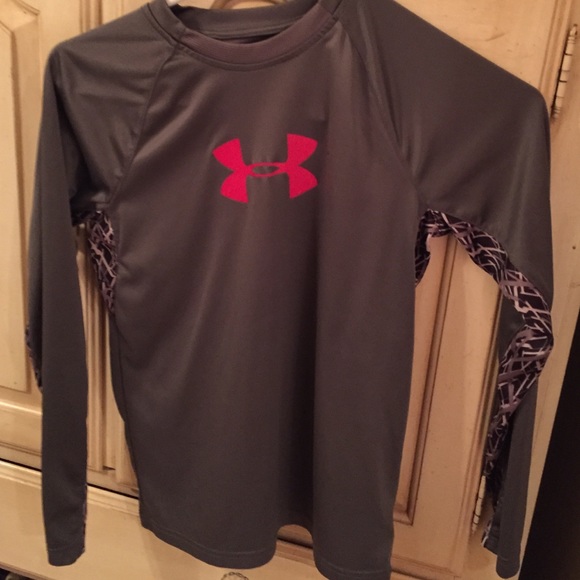 Under Armour boys long sleeve top