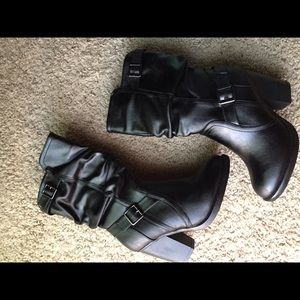 NEW Maurices black boots