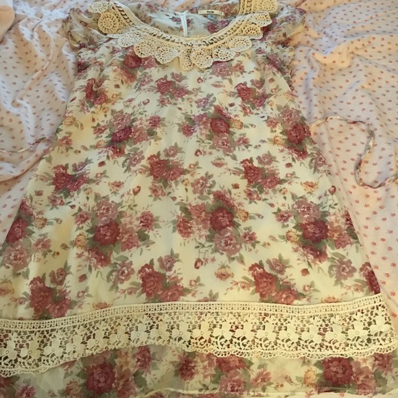 Adorable sheer floral print dress 💕