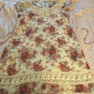 Adorable sheer floral print dress 💕